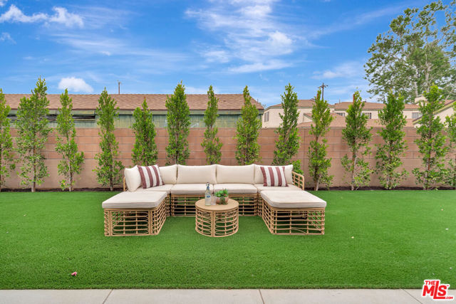19513 Cantara Street, Reseda CA: https://media.crmls.org/mediaz/bffb874b-7eb2-4563-ae79-5f54708fa221.jpg