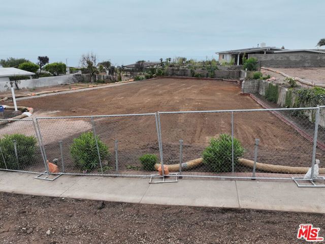 3649 Surfwood Road photo 4