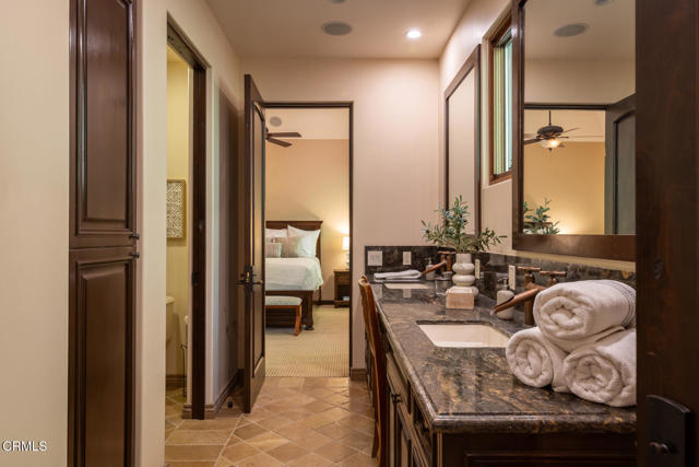 Detail Gallery Image 24 of 75 For 5065 Indianola Way, La Canada Flintridge,  CA 91011 - 4 Beds | 5/2 Baths