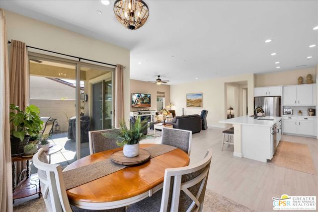 28 Chablis, Rancho Mirage CA: https://media.crmls.org/mediaz/bffc4df8-9b6a-4d03-a5ae-f7e2b85e540e.jpg