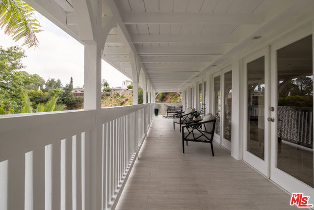 6240 Mulholland Highway, Los Angeles CA: https://media.crmls.org/mediaz/bffc7fec-1c69-4240-aaeb-6561b14bf50e.jpg