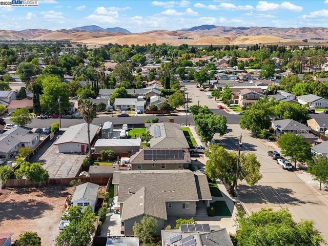741 N N St, Livermore CA: https://media.crmls.org/mediaz/bffd9142-f3d7-4f69-9a2e-89b7d4873531.jpg