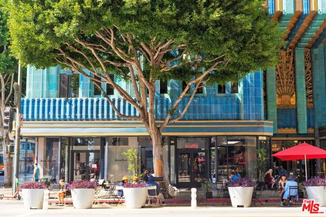 460 S Spring Street, Los Angeles CA: https://media.crmls.org/mediaz/bffdbb2f-d659-4d52-b617-0541235ce13d.jpg