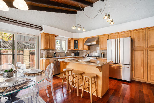 5451 Reef Way, Oxnard CA: https://media.crmls.org/mediaz/bffe95b0-661e-4a39-92f5-5b3614a25fa8.jpg