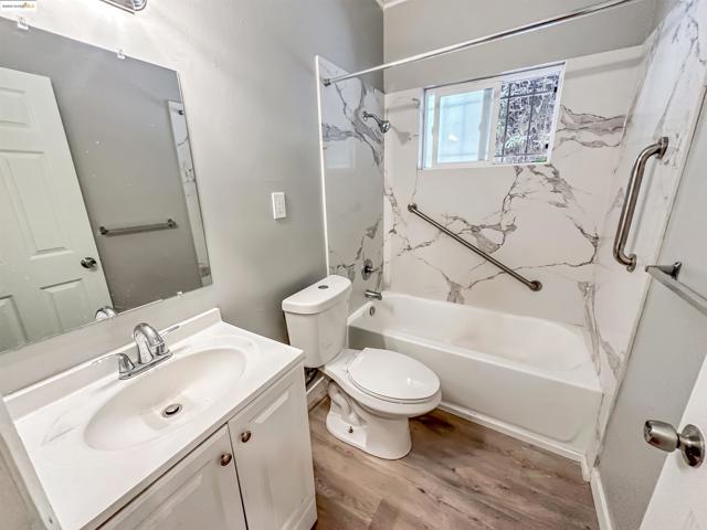 Image 7 of 15 For 9326 Bancroft Ave