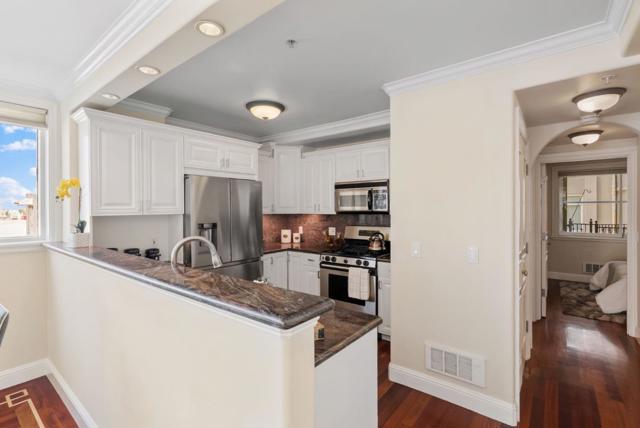 720 Stockton Street, San Francisco CA: https://media.crmls.org/mediaz/bfff1c94-69d0-47ca-8380-317fe13628ec.jpg