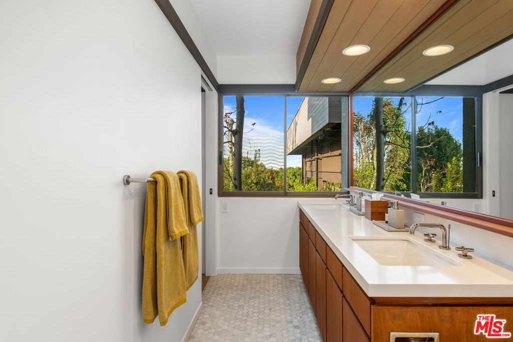 13547 Contour DriveSherman Oaks img 23