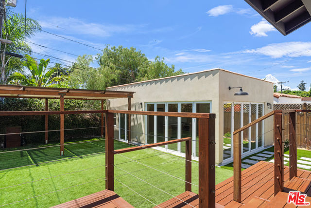 2347 Parnell Avenue, Los Angeles CA: https://media.crmls.org/mediaz/bfff5526-2f26-4bc5-8fd7-ef2d2111a05c.jpg