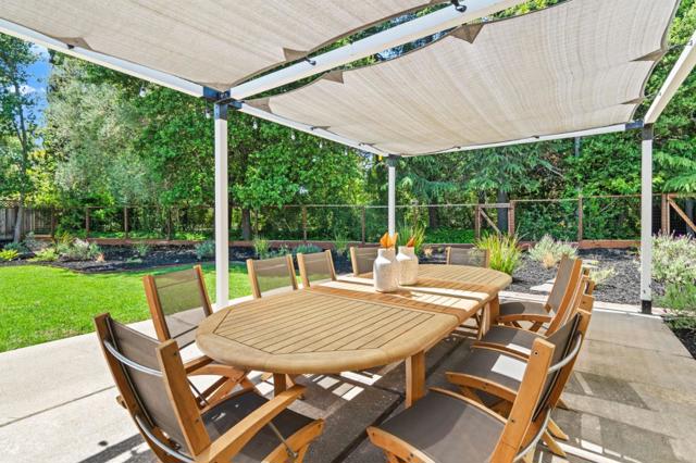 969 Eichler Drive, Mountain View CA: https://media.crmls.org/mediaz/bfff574d-a28b-4fa6-bfff-7ee9c943b8e9.jpg