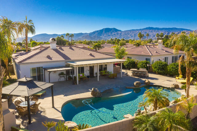79704 Castille Drive, La Quinta CA: https://media.crmls.org/mediaz/bfffef2d-bb46-4a1f-9cda-509f8ff49c1d.jpg