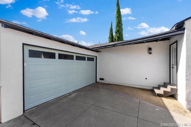 4642 Aragon DR, San Diego CA: https://media.crmls.org/mediaz/bffff10f-a801-4782-baed-fc4ef50b47d6.jpg