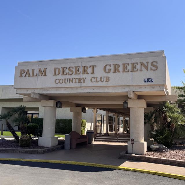 39880 Palm Greens Parkway, Palm Desert CA: https://media.crmls.org/mediaz/c001ca7e-6972-45b3-b734-a513549b5718.jpg