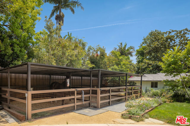 13214 Riviera Ranch Road, Los Angeles CA: https://media.crmls.org/mediaz/c001d522-3b9a-4feb-baf8-c2537cdeb591.jpg