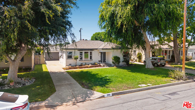 240 W El Sur Street, Monrovia CA: https://media.crmls.org/mediaz/c0024275-7dd9-4593-a22f-d6e95510acd6.jpg