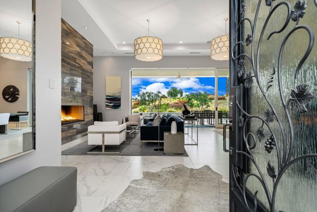 80840 Via Portofino, La Quinta CA: https://media.crmls.org/mediaz/c003925d-462b-44e1-a305-2ddd44800f02.jpg