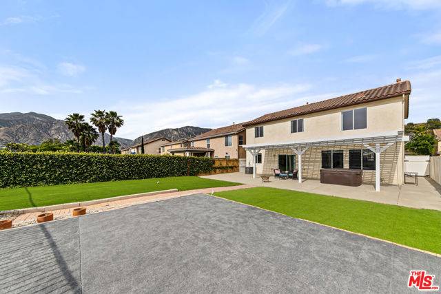 13041 Mesa Verde Way, Sylmar CA: https://media.crmls.org/mediaz/c0047e05-8868-42e7-a5fa-80dcffe68c7d.jpg