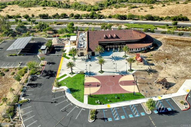 14317 Salida Del Sol, San Diego CA: https://media.crmls.org/mediaz/c004ade7-f6c2-4b50-bb6d-2d99cacf4307.jpg