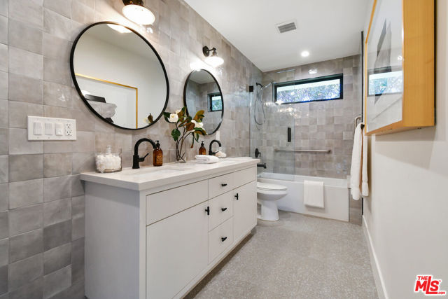 3221 Elvido Drive, Los Angeles CA: https://media.crmls.org/mediaz/c005eb37-7d2e-4195-ab19-d3631897b7b3.jpg