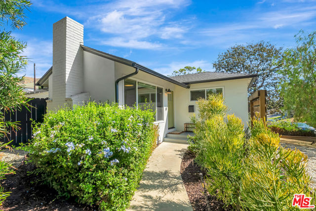 4340 W 60th Street, Los Angeles CA: https://media.crmls.org/mediaz/c005fc34-ef51-4a46-92e2-55331f1308a9.jpg