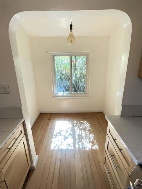 366 Palm Ave, Chula Vista CA: https://media.crmls.org/mediaz/c00646d8-a0b4-4e2c-8e88-cbca462690f9.jpg