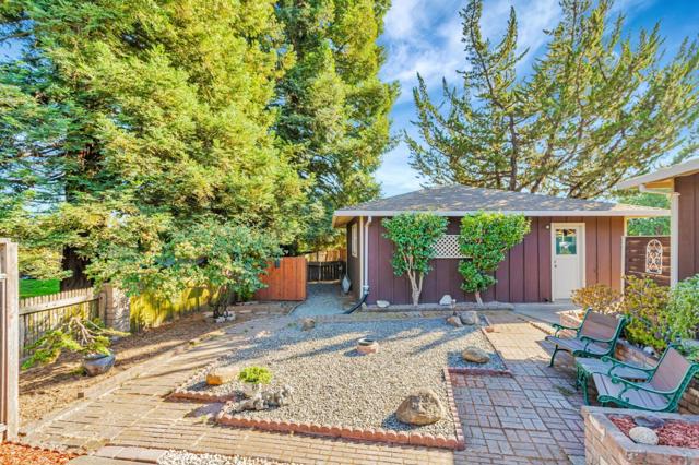 1020 Green Valley Road, Watsonville CA: https://media.crmls.org/mediaz/c007d7ba-5182-4ff0-ae22-c2b3a1171c5a.jpg