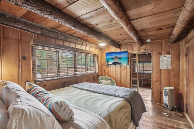 25750 Alderwood, Idyllwild CA: https://media.crmls.org/mediaz/c0087809-39e5-4928-8398-812851807734.jpg