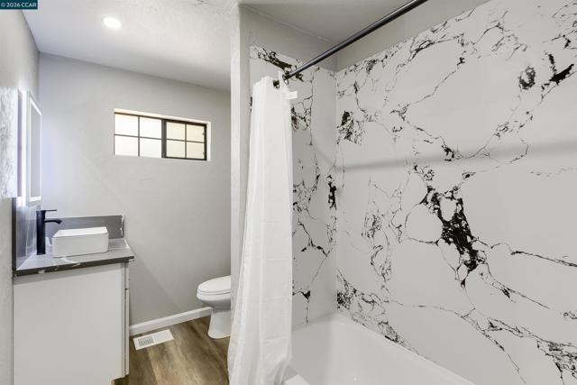 125 Sam Lynn Way, Oroville CA: https://media.crmls.org/mediaz/c008ef19-6f40-4a25-b07f-953a87fceb3b.jpg