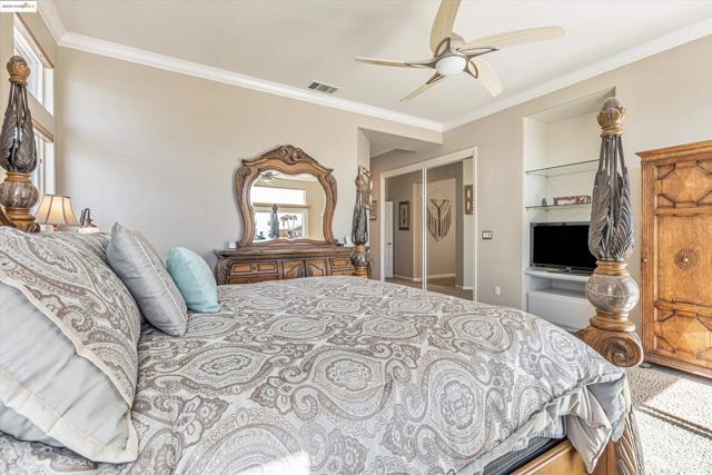 4174 Beacon Pl, Discovery Bay CA: https://media.crmls.org/mediaz/c0093095-1e31-4373-9782-a8b65b494441.jpg