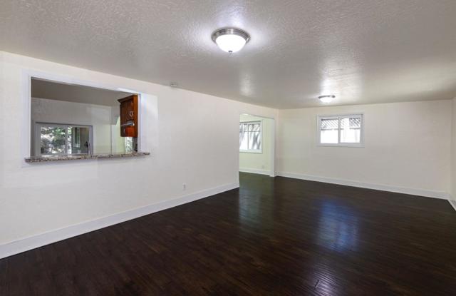 152 Lorenzo Lane, Boulder Creek CA: https://media.crmls.org/mediaz/c009377d-8a4d-406a-a01e-1c1bfe5082a3.jpg