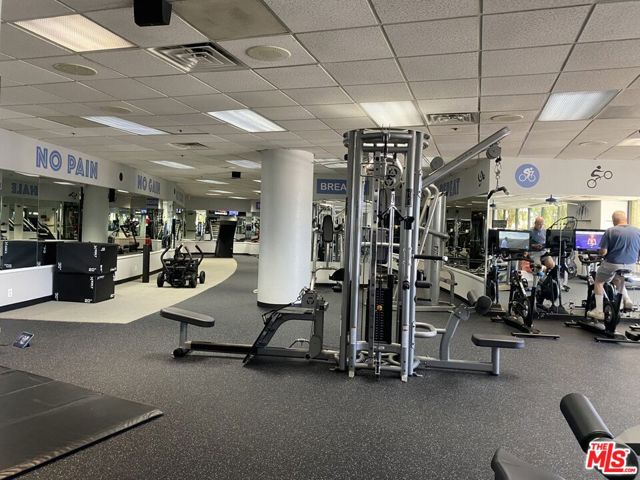 4316 Marina City Drive, Marina del Rey CA: https://media.crmls.org/mediaz/c009448e-a6cd-4a4b-97f1-cc5f52f60af0.jpg