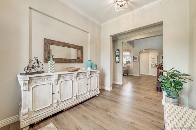 571 Lynwood Dr, Encinitas CA: https://media.crmls.org/mediaz/c009b9f5-fa1b-4177-a165-0f7e7a7125e0.jpg