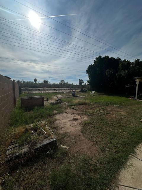 Detail Gallery Image 6 of 8 For 952 Alameda St, Calexico,  CA 92231 - 3 Beds | 2 Baths