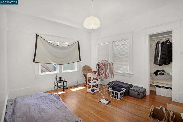 2006 Parker St, Berkeley CA: https://media.crmls.org/mediaz/c00ace40-403f-4073-b03b-22415dfe64a4.jpg