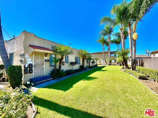 1041 Gulf Avenue, Wilmington CA: https://media.crmls.org/mediaz/c00ba9ba-8230-4110-bf7b-adc314385833.jpg