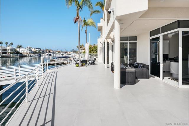 1 The Point, Coronado CA: https://media.crmls.org/mediaz/c00c6c56-9661-4236-9fca-e03485fa36b1.jpg
