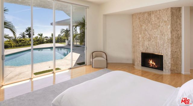 340 Trousdale Place, Beverly Hills CA: https://media.crmls.org/mediaz/c00c79a7-732c-49ea-8e10-5d67480cb8bf.jpg