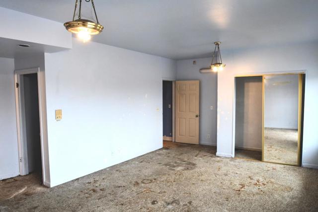 773 Gates Street, San Francisco CA: https://media.crmls.org/mediaz/c00ca81b-81e6-46f6-9554-e8671fcd6981.jpg