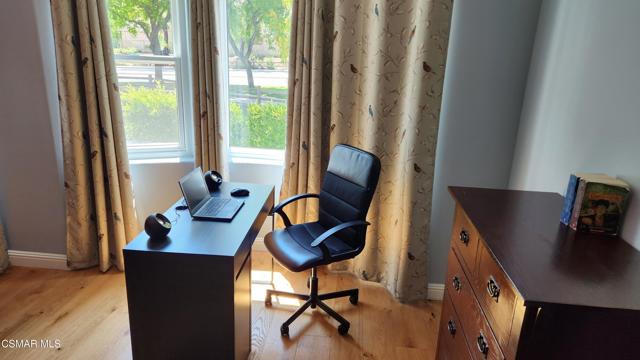76 Boulder Creek Road, Simi Valley CA: https://media.crmls.org/mediaz/c00dfcfa-df25-4c53-9eb9-ce3742008bce.jpg