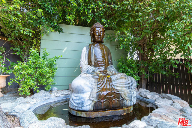 6626 Cahuenga Terrace, Los Angeles CA: https://media.crmls.org/mediaz/c00e4941-ec38-48ca-a6d2-d1c4db8ceb86.jpg