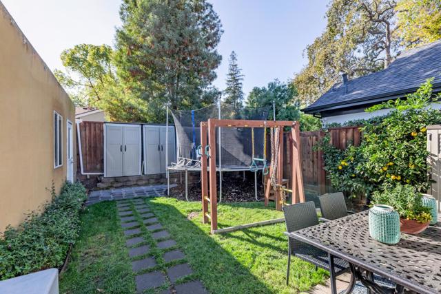 2100 Oberlin Street, Palo Alto CA: https://media.crmls.org/mediaz/c00e70fe-f0cf-4814-826d-f9f5f0d9c420.jpg