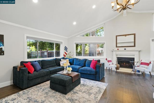 235 Saint Paul Dr, Alamo CA: https://media.crmls.org/mediaz/c010211e-f3b4-4443-9f66-94334b19d33d.jpg