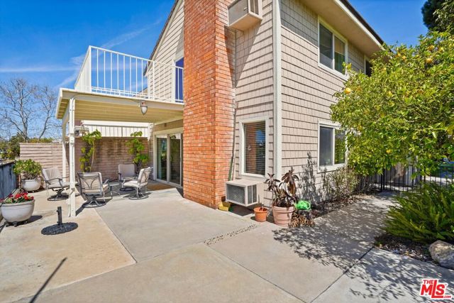 32134 Beachlake Lane, Westlake Village CA: https://media.crmls.org/mediaz/c011cd4b-8ebe-4d1e-8049-2b81c08fa59e.jpg