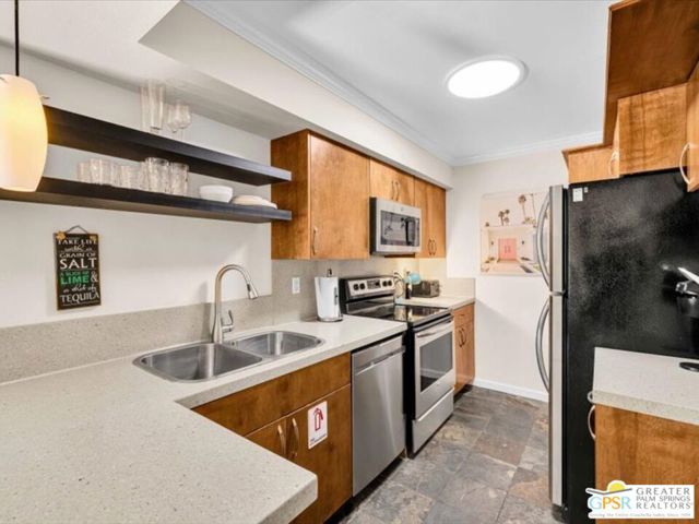 Image 5 of 44 For 351 Hermosa Drive 5d1