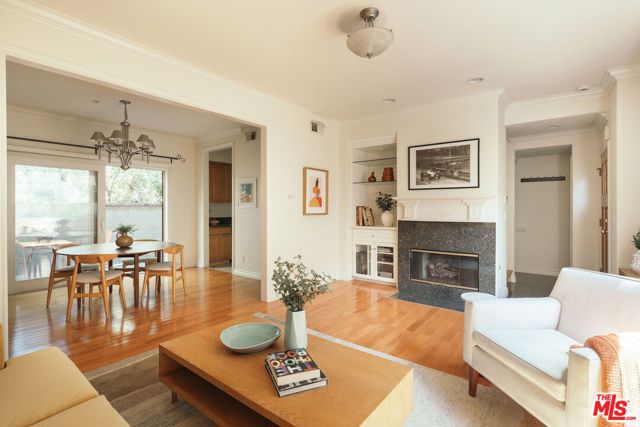 322 Alpine Street, Pasadena CA: https://media.crmls.org/mediaz/c0120540-6ee8-4bcc-9a4e-0f6e90cd6659.jpg