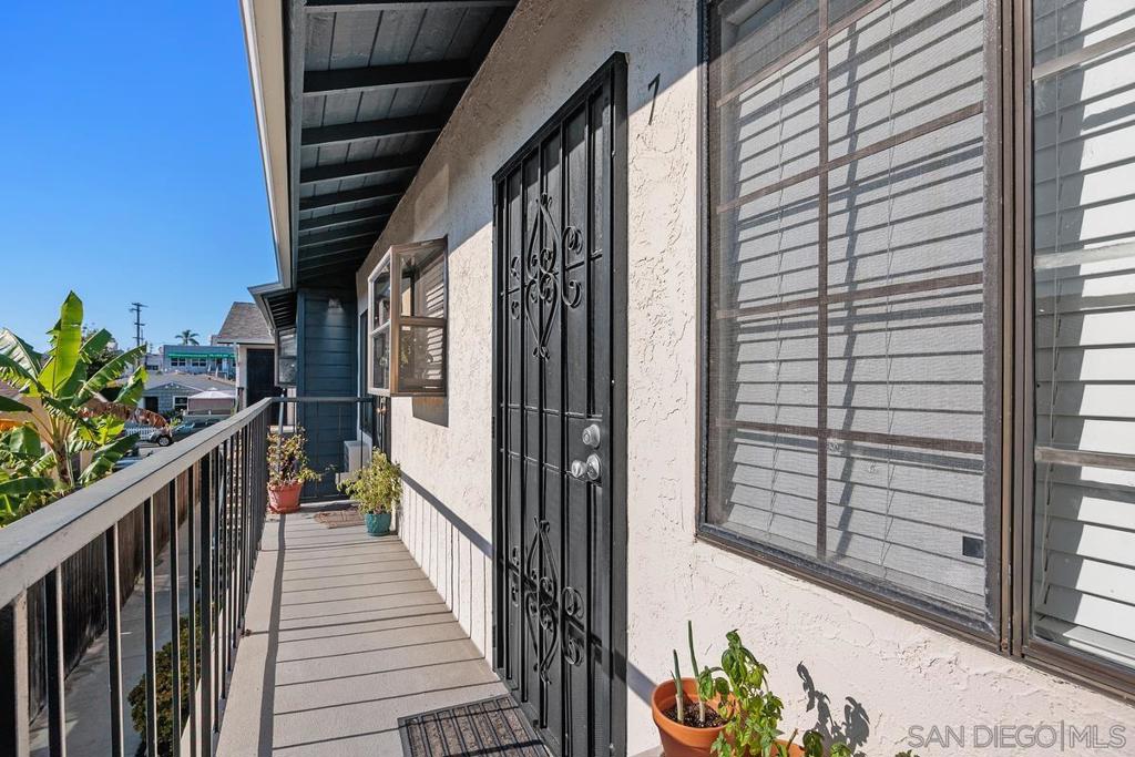 1435 Essex - photo 4