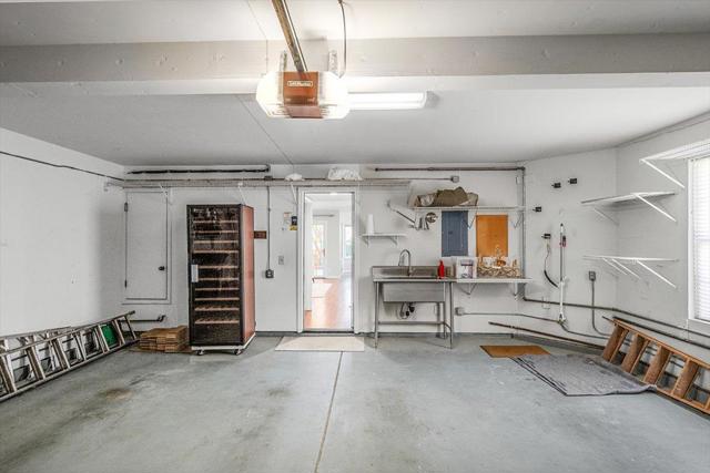 1190 Maria Privada, Mountain View CA: https://media.crmls.org/mediaz/c0124dcc-27f5-48a9-8197-c4ac7e1c8405.jpg