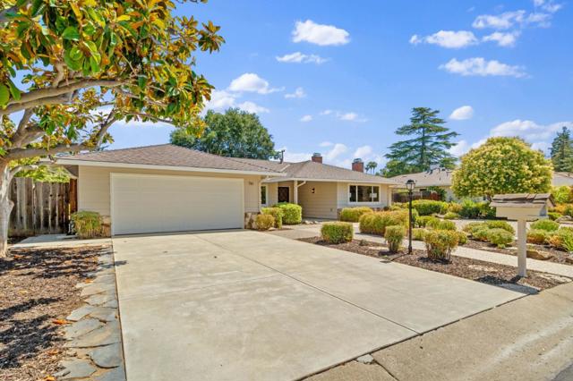 761 Woodstock Lane, Los Altos CA: https://media.crmls.org/mediaz/c0129329-e7ef-420c-99ef-199146e6e0ed.jpg