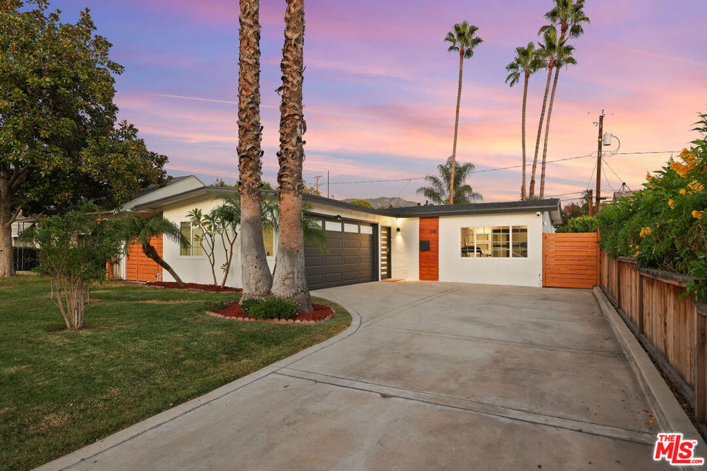 1318 N Beachwood DriveBurbank img 11