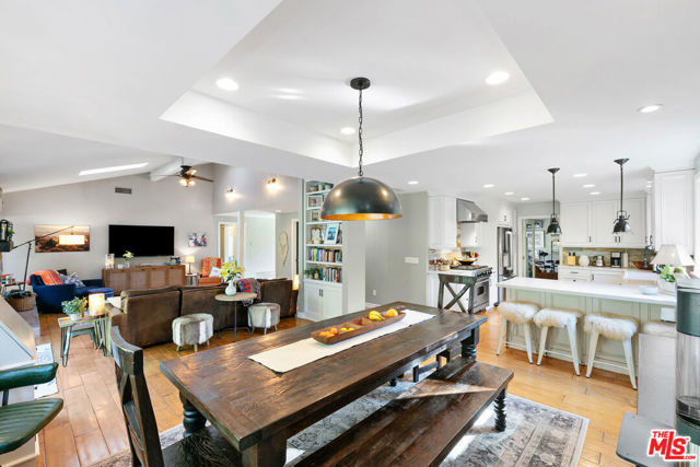 30603 El Sueno Drive, Malibu CA: https://media.crmls.org/mediaz/c013ad88-58cf-4016-99b2-3eabacb9e200.jpg