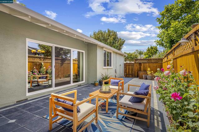 30450 Oakmont Way, Hayward CA: https://media.crmls.org/mediaz/c013b5f8-b98a-43f8-8994-3a33cc2e62de.jpg